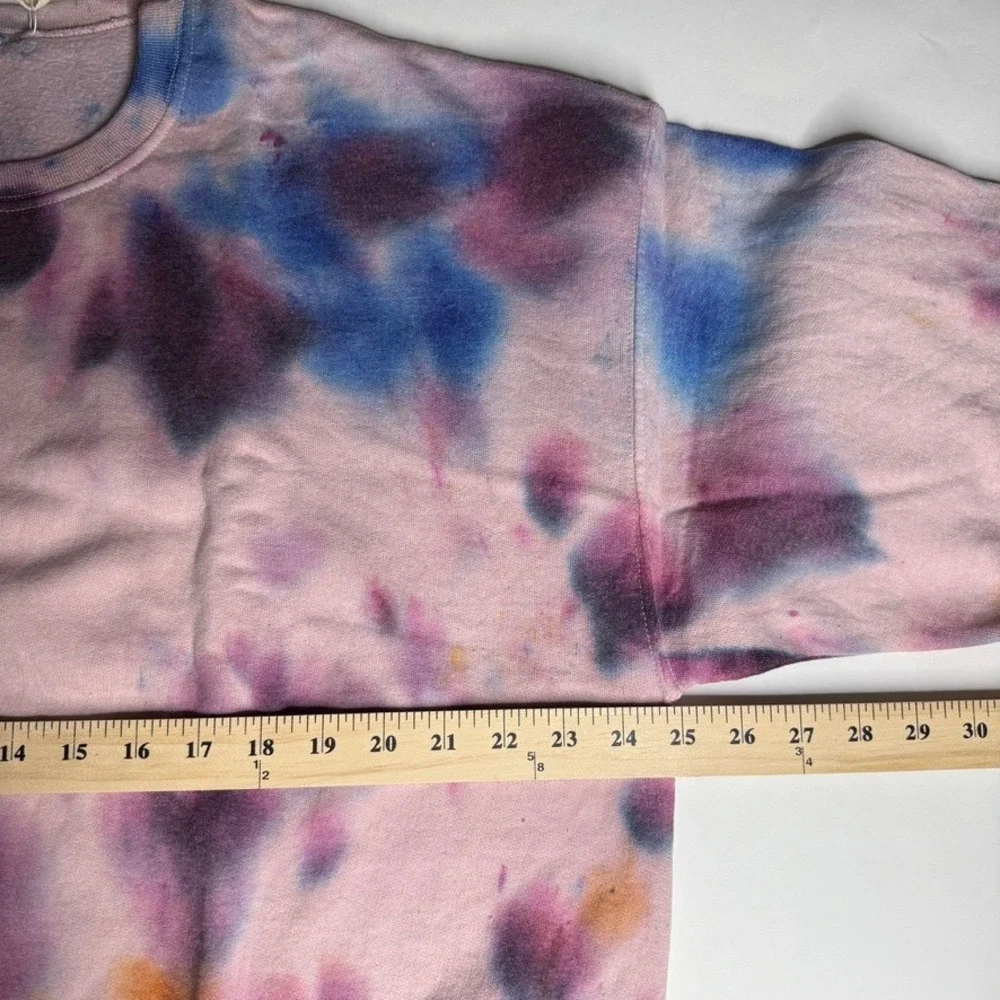 NWT Urban Renewal Remade Artist Studio Dye‎ Crew Neck Sweatshirt OS - Picture 7 of 8